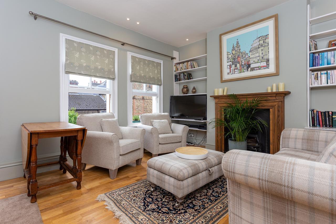 Quaint 2 Bedroom Flat - 9 Minutes Walk To Vauxhall Tube Лондон Экстерьер фото